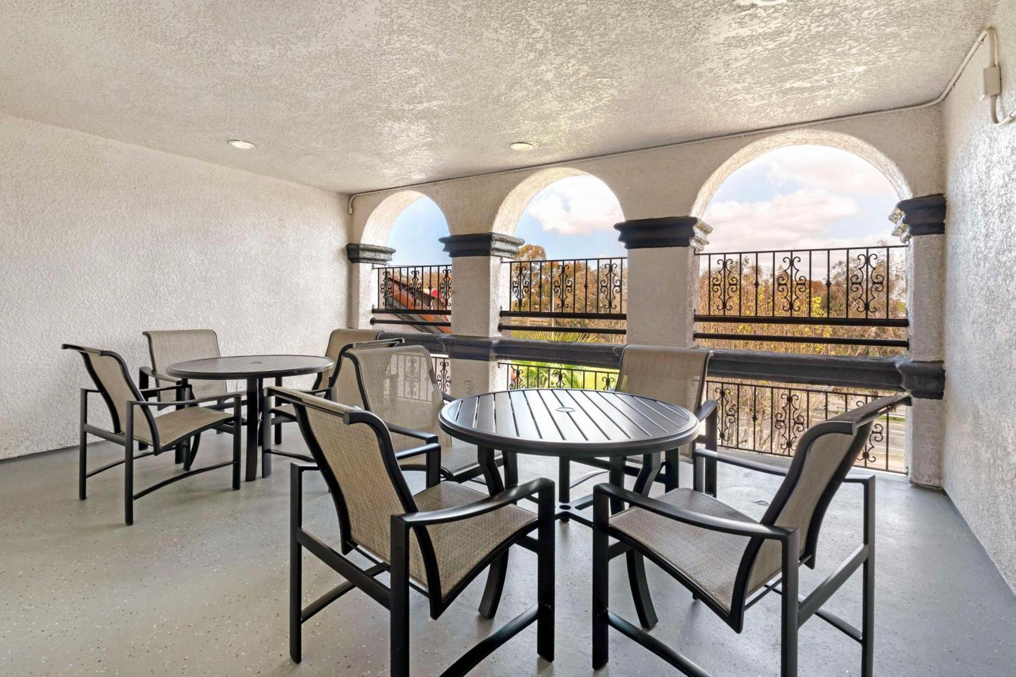 Best Western Plus Newport Mesa Inn Коста-Меса Екстер'єр фото